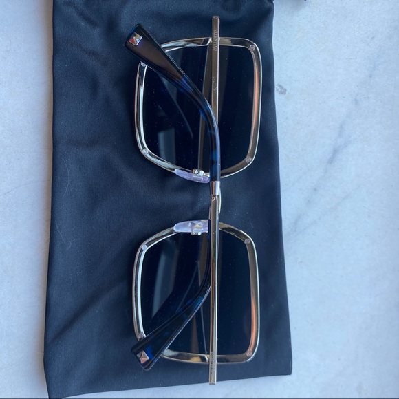 Valentino Sunglasses - Brand New! Never worn! VA2052 - Picture 7 of 16
